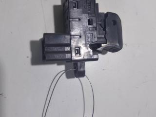 кнопка стеклоподъемника переднего левого Nissan Qashqai 1 поколение 2009, 1.5 л., дизель, МКПП, чёрный, внедорожник 5 дв.