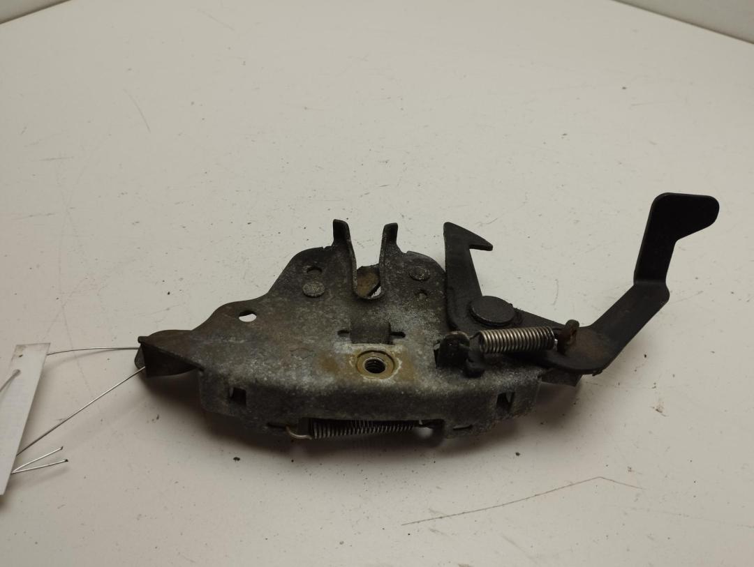 замок капота Nissan Primera P10 1993, 2.0 л., бензин, МКПП, серый, седан