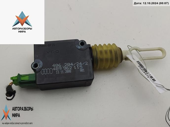 активатор замка багажника Audi A6 4B/C5 1999, 2.5 л., дизель, АКПП, синий, универсал, 4B9962115 - фото №1