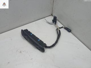 кнопка стеклоподъемника переднего правого Opel Omega B 1998, 2.0 л., бензин, АКПП, серый, универсал, 90157364