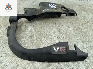 декоративная крышка двигателя Volkswagen Passat B5 [рестайлинг] 2001, 2.3 л., бензин, МКПП, красный, универсал