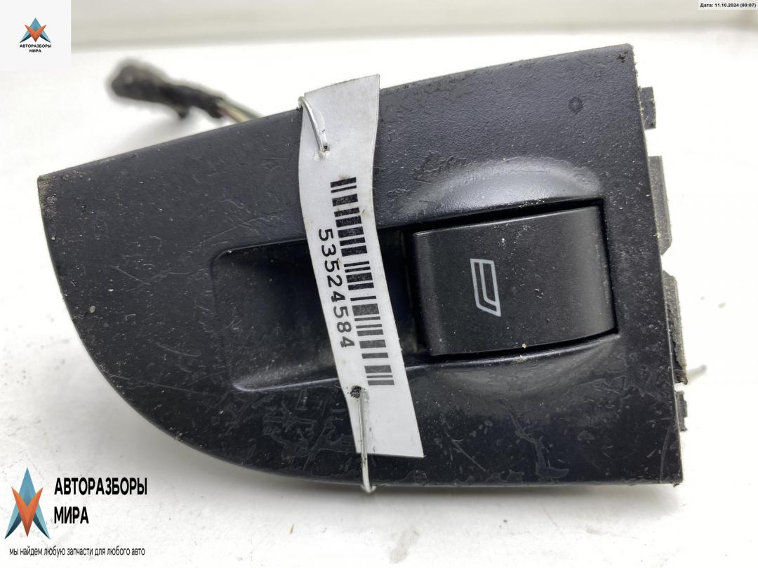 кнопка стеклоподъемника переднего правого Audi A6 4B/C5 1999, 2.5 л., дизель, АКПП, серый, универсал - фото №1