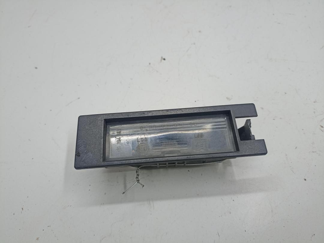 подсветка номера Opel Zafira 2 поколение (B) 2007, 1.9 л., дизель, АКПП, синий, минивэн, 09164143 - фото №1