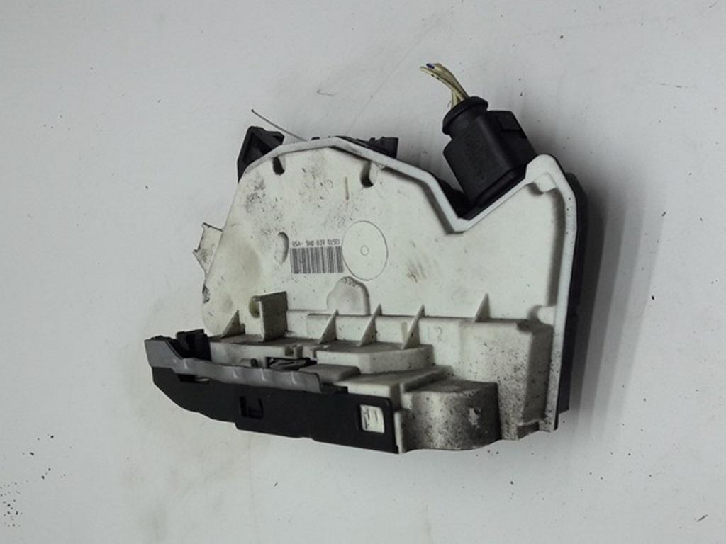 замок двери задней левой Volkswagen Passat CC 2010, 2.0 л., дизель, робот, чёрный, седан, 5N0839015D