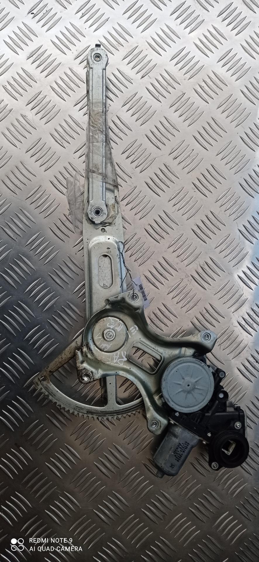 стеклоподъемник электрический передний правый Toyota RAV4 XA30 2006, 2.2 л., дизель, МКПП, чёрный, внедорожник 5 дв., 69801-52080, 85710-42100