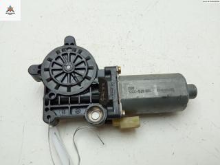 моторчик стеклоподъемника задний правый Volvo V70 1 поколение 1998, 2.5 л., дизель, АКПП, зелёный, универсал, 0130821743