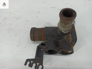 фланец (тройник) системы охлаждения Audi A6 4A/C4 1994, 2.0 л., бензин, МКПП, белый, седан, 037121132K