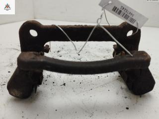 скоба суппорта Toyota Corolla 9 поколение (E120/E130) 2003, 2.0 л., дизель, МКПП, чёрный, хетчбэк 5 дв.