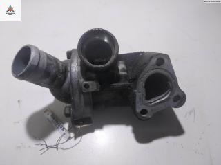 корпус термостата Mitsubishi Carisma 1 поколение [рестайлинг] 2003, 1.6 л., бензин, МКПП, серый, хетчбэк 5 дв.