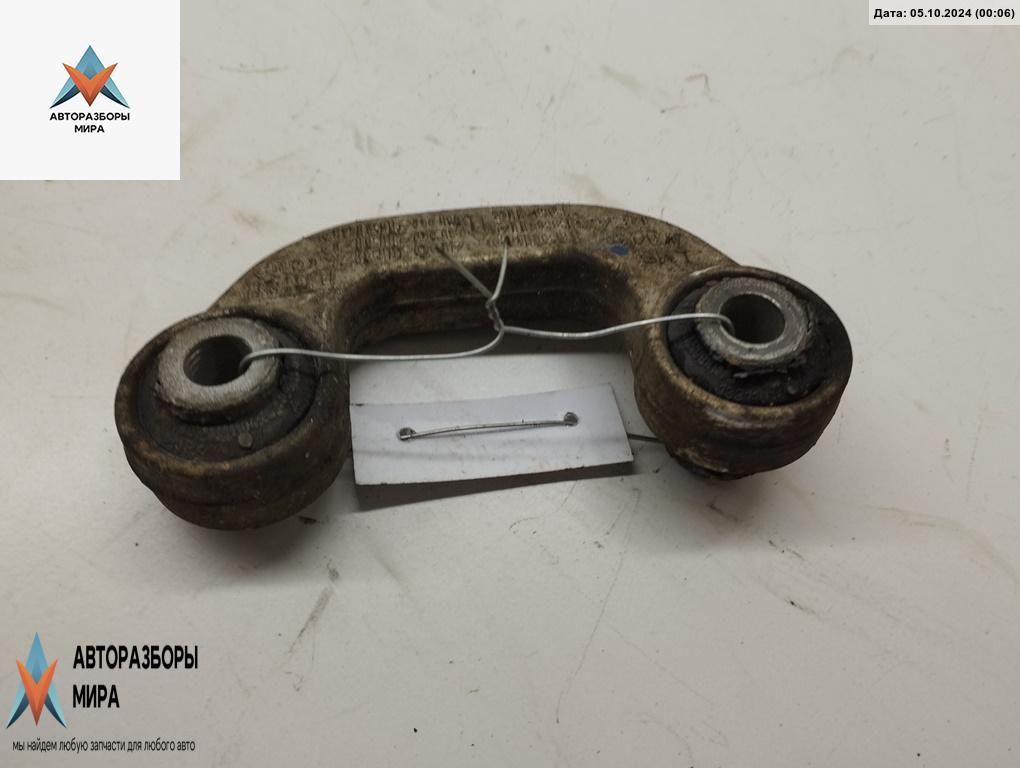 рычаг передний правый Audi A4 B5 1996, 1.8 л., бензин, МКПП, красный, седан, 4D0411317K - фото №1