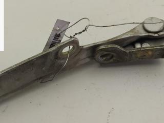 петля капота правая Mitsubishi Carisma 1 поколение [рестайлинг] 2001, серый, хетчбэк 5 дв.