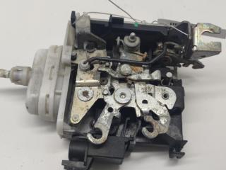 замок двери передней правой Audi A4 B5 1997, 2.4 л., бензин, МКПП, синий, универсал, 8D1837016F