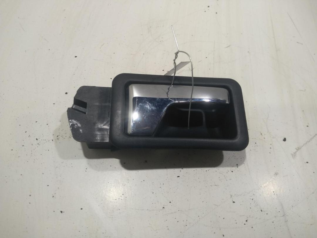 ручка внутренняя задняя правая Audi 80 8A/B3 1991, 1.8 л., бензин, АКПП, белый, седан - фото №1
