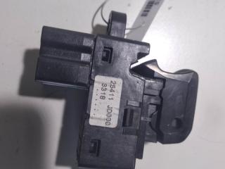 кнопка стеклоподъемника заднего левого Nissan Qashqai 1 поколение 2009, 1.5 л., дизель, МКПП, чёрный, внедорожник 5 дв.