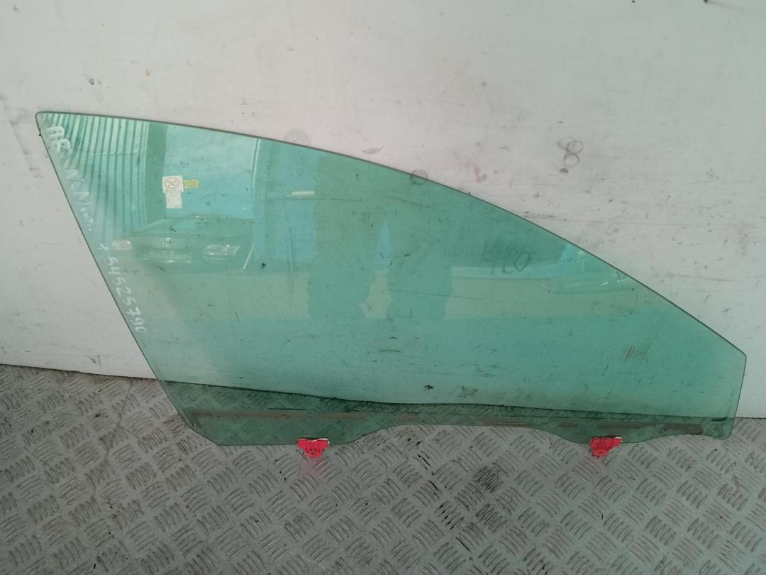 стекло двери передней правой Nissan Maxima 2005, 3.5 л., бензин, АКПП, серый, седан