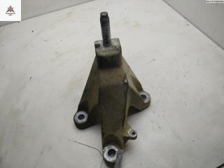 кронштейн КПП Ford Focus 1 поколение 1999, 1.4 л., бензин, МКПП, красный, универсал, 98AB7M125CF