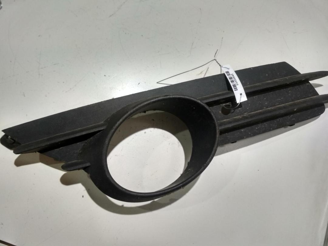 рамка фары противотуманной правой Opel Corsa D 2008, 1.4 л., бензин, МКПП, серый, хетчбэк 5 дв., 13229485 - фото №1