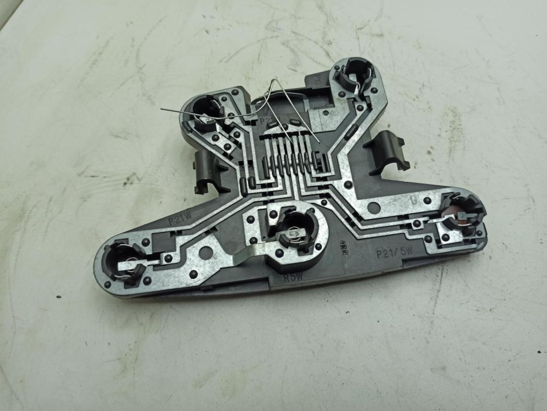 Плата фонаря заднего правого Renault Megane 1 поколение 1996, 1.6 л., бензин, МКПП, красный, хетчбэк 5 дв., 7700828138 - фото №1