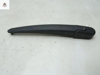 Щеткодержатель (поводок стеклоочистителя) задний Hyundai i30 FD 2009, 1.6 л., дизель, МКПП, красный, хетчбэк 5 дв., 988112L000