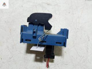 кнопка стеклоподъемника переднего левого Toyota Avensis 3 поколение (T270) [рестайлинг] 2011, 2.0 л., дизель, МКПП, чёрный, универсал, 84810-05070