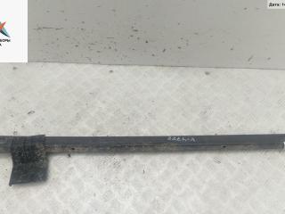 усилитель бампера переднего Nissan X-Trail T30 [рестайлинг] 2006, 2.2 л., дизель, МКПП, чёрный, внедорожник 5 дв.