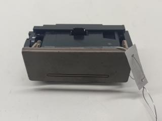 пепельница Audi A6 4B/C5 2000, 2.4 л., бензин, МКПП, серый, седан, 4B0857405