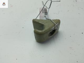 Крепление (крючок) солнцезащитного козырька Suzuki Wagon R 2 поколение 1998, 1.0 л., бензин, МКПП, красный, хетчбэк 5 дв.