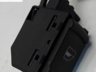 кнопка стеклоподъемника заднего правого Volkswagen Bora 1 поколение 1999, 1.9 л., дизель, МКПП, синий, седан