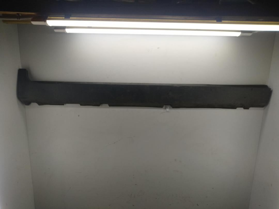 Накладка на порог наружная правая Ford Kuga 2008, 8V41S10154AC