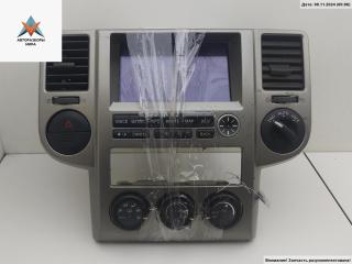 консоль салона (центральная часть) Nissan X-Trail T30 [рестайлинг] 2004, 2.5 л., бензин, АКПП, красный, внедорожник 5 дв.