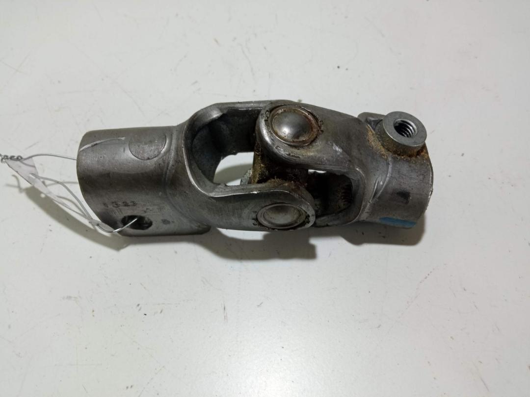 рулевой карданчик Mazda MPV LW 2001, 2.0 л., бензин, МКПП, серый, минивэн, LC62-32-850B - фото №1