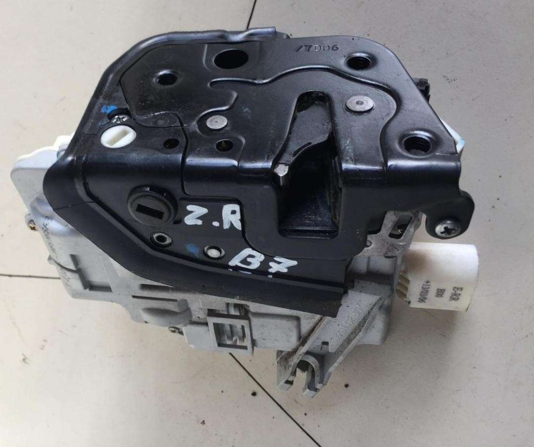 замок двери задней правой Audi A4 B7 2006, 2.0 л., дизель, АКПП, чёрный, седан, 8E0839016AA