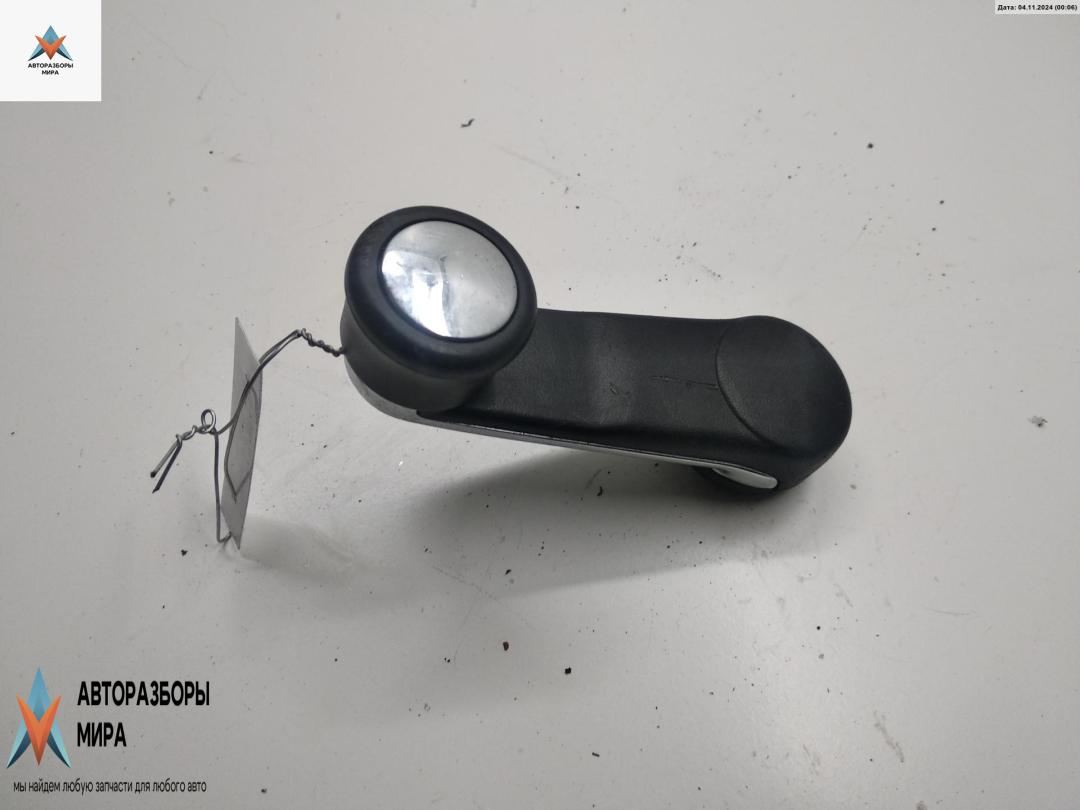 ручка стеклоподъемника Audi A4 B5 1996, 1.8 л., Ti, бензин, МКПП, серый, седан - фото №1