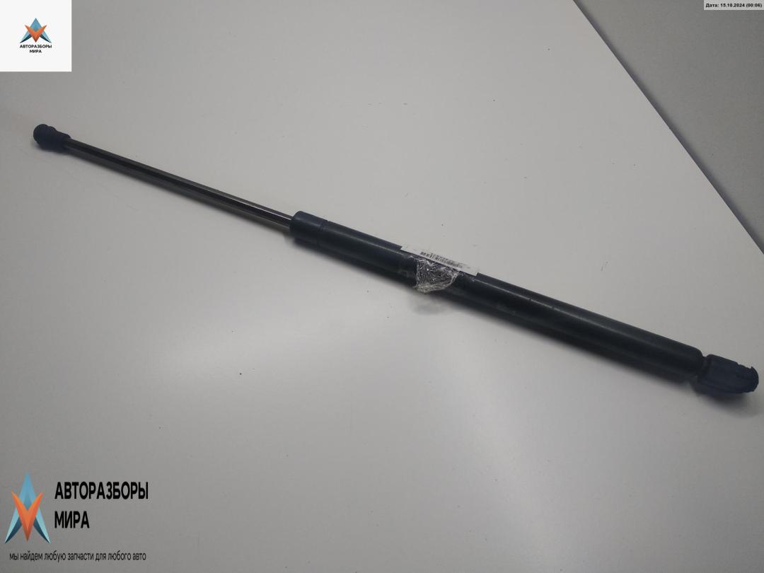 амортизатор крышки багажника (3-5 двери) Audi A6 4B/C5 1999, 2.4 л., бензин, МКПП, чёрный, универсал - фото №1