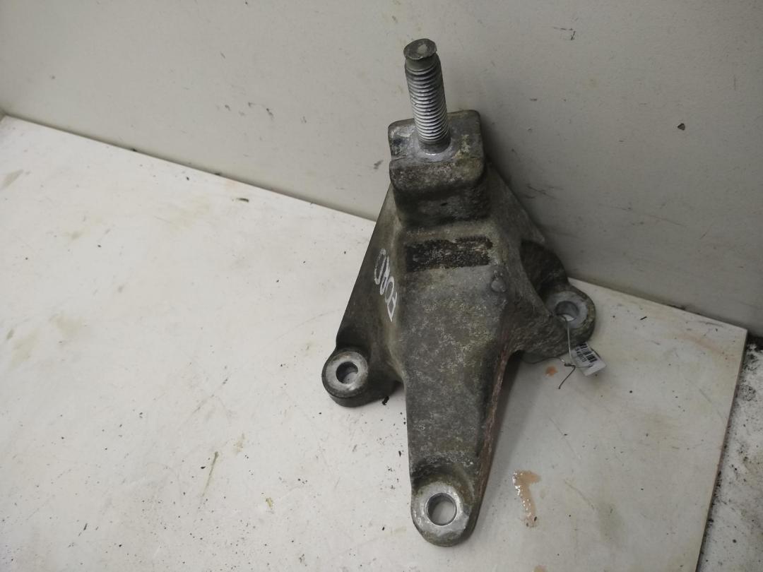 кронштейн КПП Ford Focus I 2000, 1.4 л., бензин, МКПП, зелёный, универсал, 98AB7M125CG
