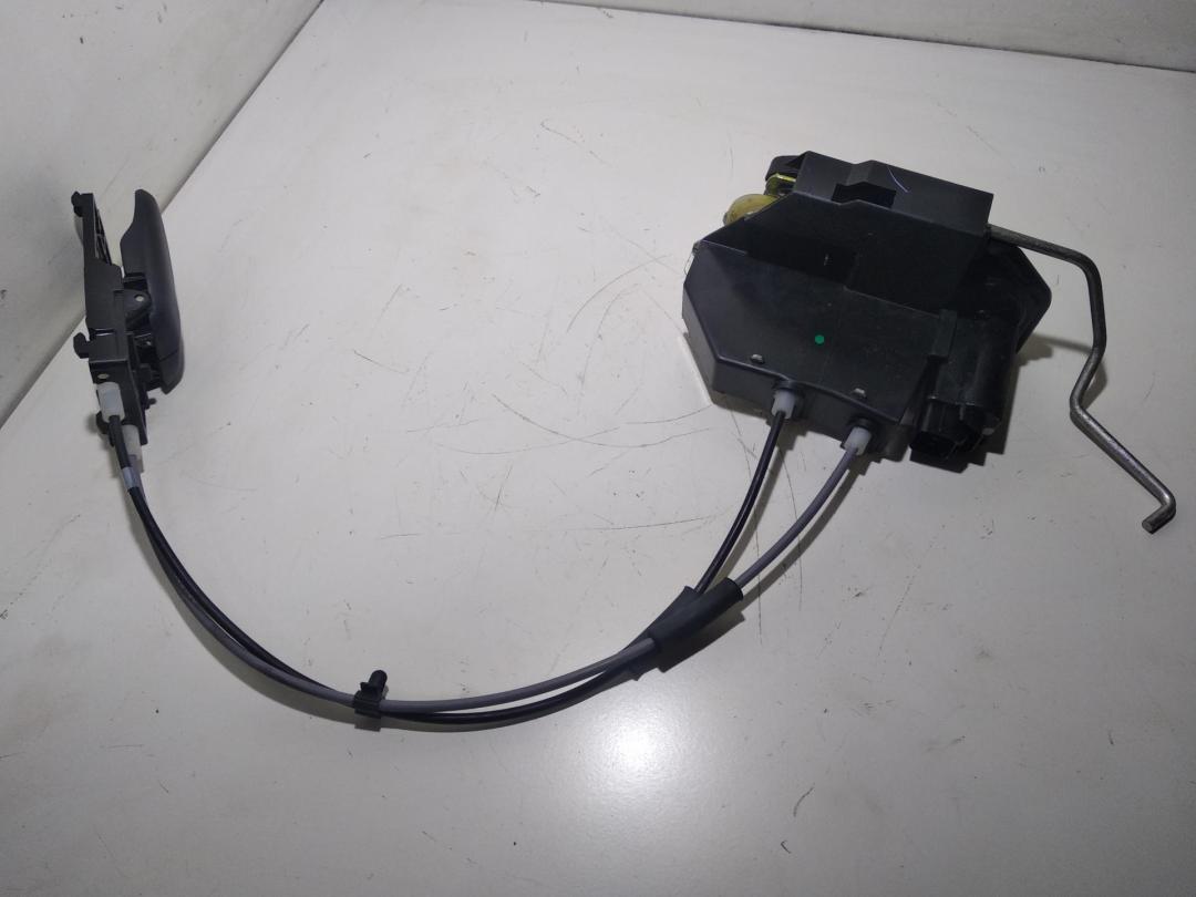 замок двери задней правой Hyundai i10 2009, 1.3 л., бензин, МКПП, красный, хетчбэк 5 дв.