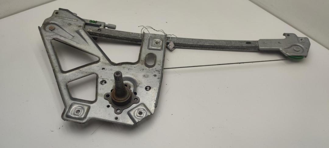 стеклоподъемник задний левый Audi 100 4A/C4 1993, 2.8 л., бензин, МКПП, зелёный, универсал, 4A0839399A - фото №1