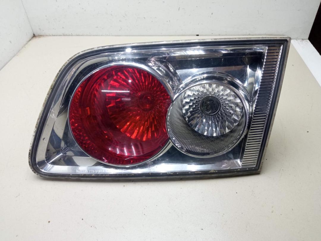 фонарь крышки багажника правый Mazda 6 GG/GY 2003, 2.0 л., дизель, МКПП, серый, универсал, 22661974 - фото №1