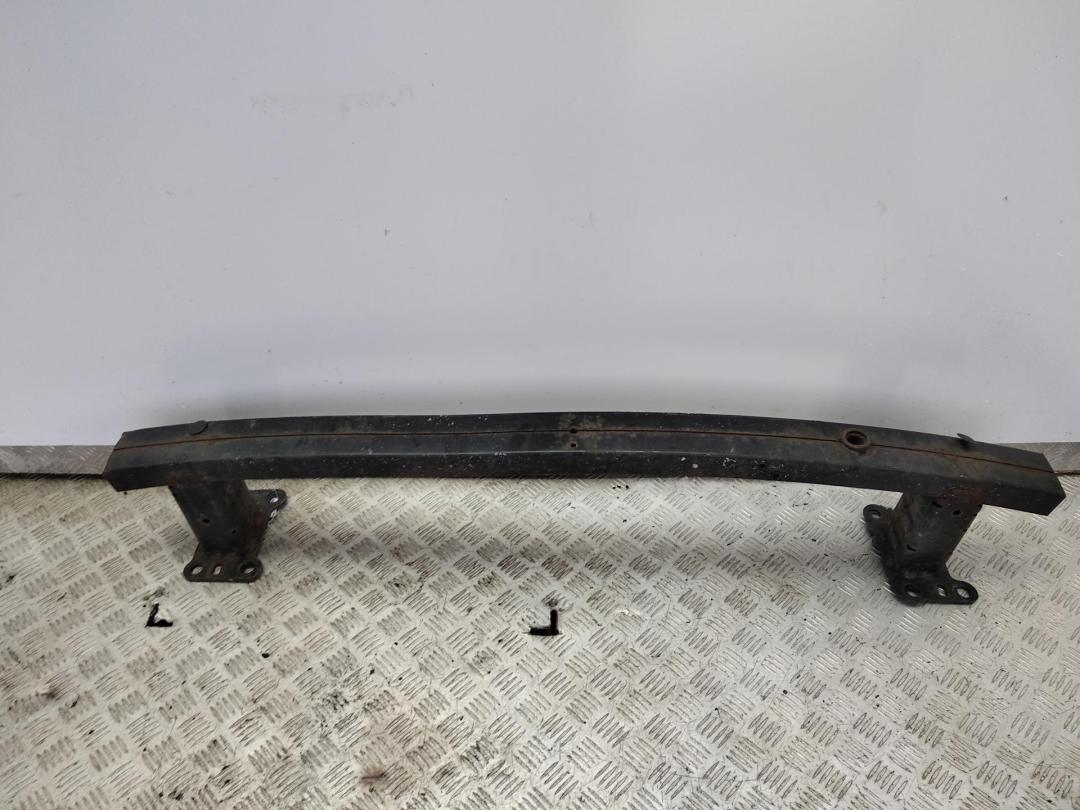 усилитель бампера переднего Nissan Qashqai J10 2007, 1.5 л., дизель, МКПП, красный, внедорожник 5 дв.