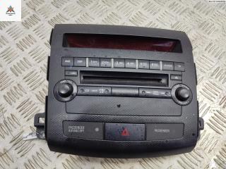 консоль салона (центральная часть) Mitsubishi Outlander 2 поколение 2008, 2.0 л., дизель, МКПП, серый, внедорожник 5 дв., 8002A139XA