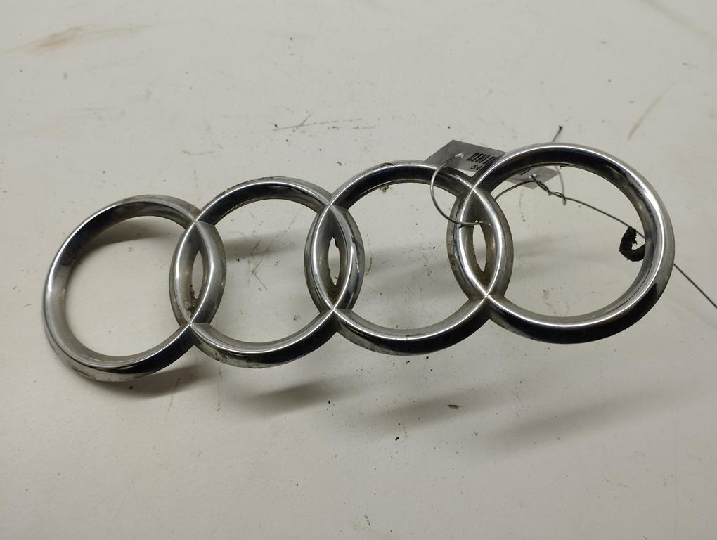 эмблема Audi A4 B5 1995, 1.8 л., бензин, МКПП, белый, седан - фото №1