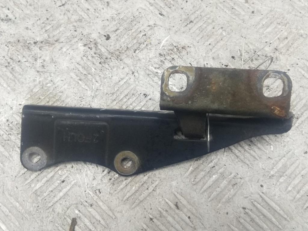 петля капота левая Nissan Primera P11 1999, чёрный, универсал