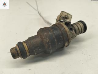 форсунка Volkswagen Passat B4 1995, 1.6 л., бензин, МКПП, синий, универсал, 037906031