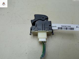 кнопка стеклоподъемника заднего правого Toyota Avensis 2 поколение (T250) 2005, 2.0 л., дизель, МКПП, серый, универсал