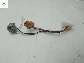 Патрон лампы фонаря Subaru Forester 1 поколение (SF) [рестайлинг] 2000, 2.0 л., бензин, АКПП, красный, внедорожник 5 дв.