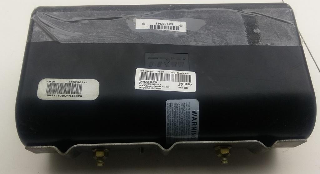 подушка безопасности водителя Jaguar X-Type 2004, 2.0 л., дизель, МКПП, чёрный, универсал