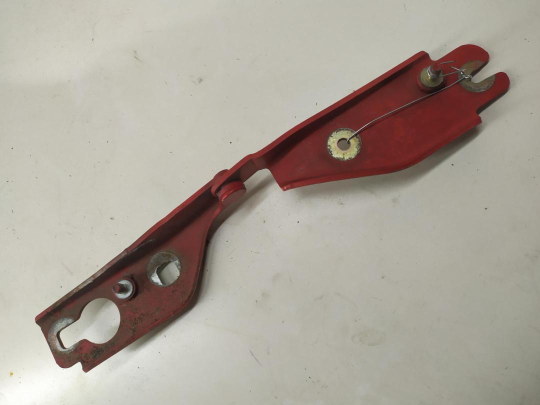 петля капота правая BMW 3 E36 1995, красный, хетчбэк 3 дв., 41618135070