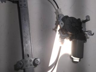 стеклоподъемник электрический задний правый Nissan Qashqai 1 поколение 2008, 1.6 л., бензин, МКПП, чёрный, внедорожник 5 дв.