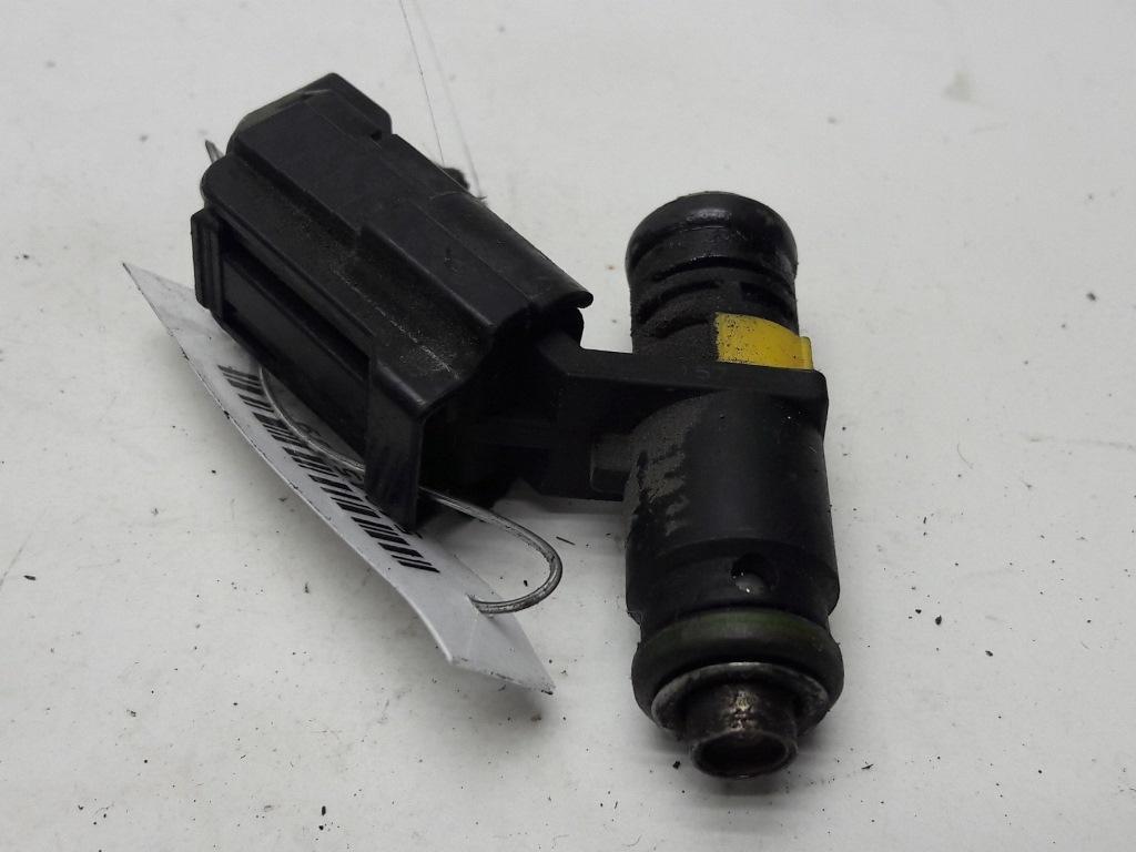 форсунка Volkswagen Golf-5 2006, 1.4 л., бензин, МКПП, чёрный, хетчбэк 5 дв., 036906031AC