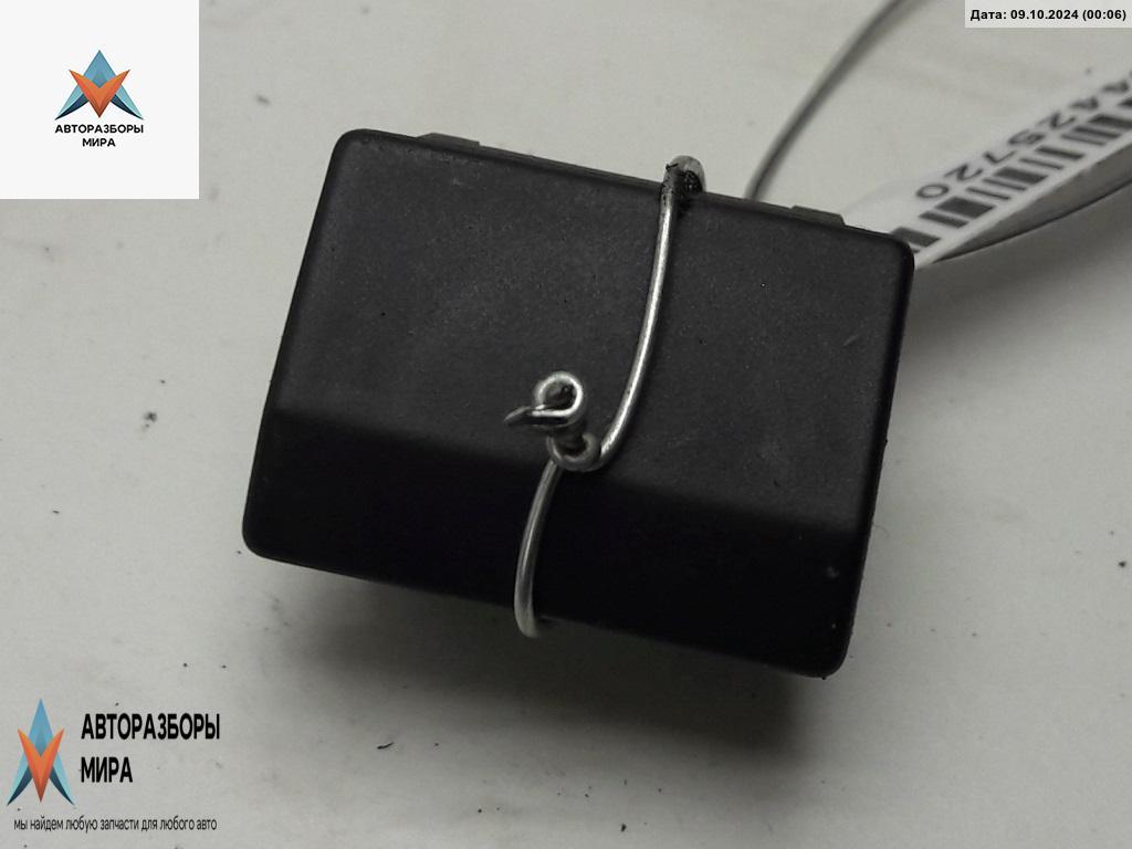 накладка декоративная Skoda Superb 2 поколение 2012, 2.0 л., дизель, МКПП, серый, седан, 3T0858179E - фото №1